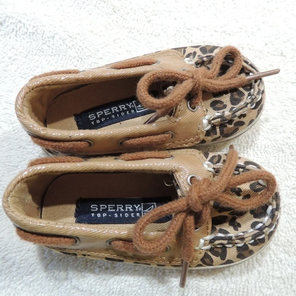 Sperry Biscayne Leopard Crib Boat Shoe (Baby)